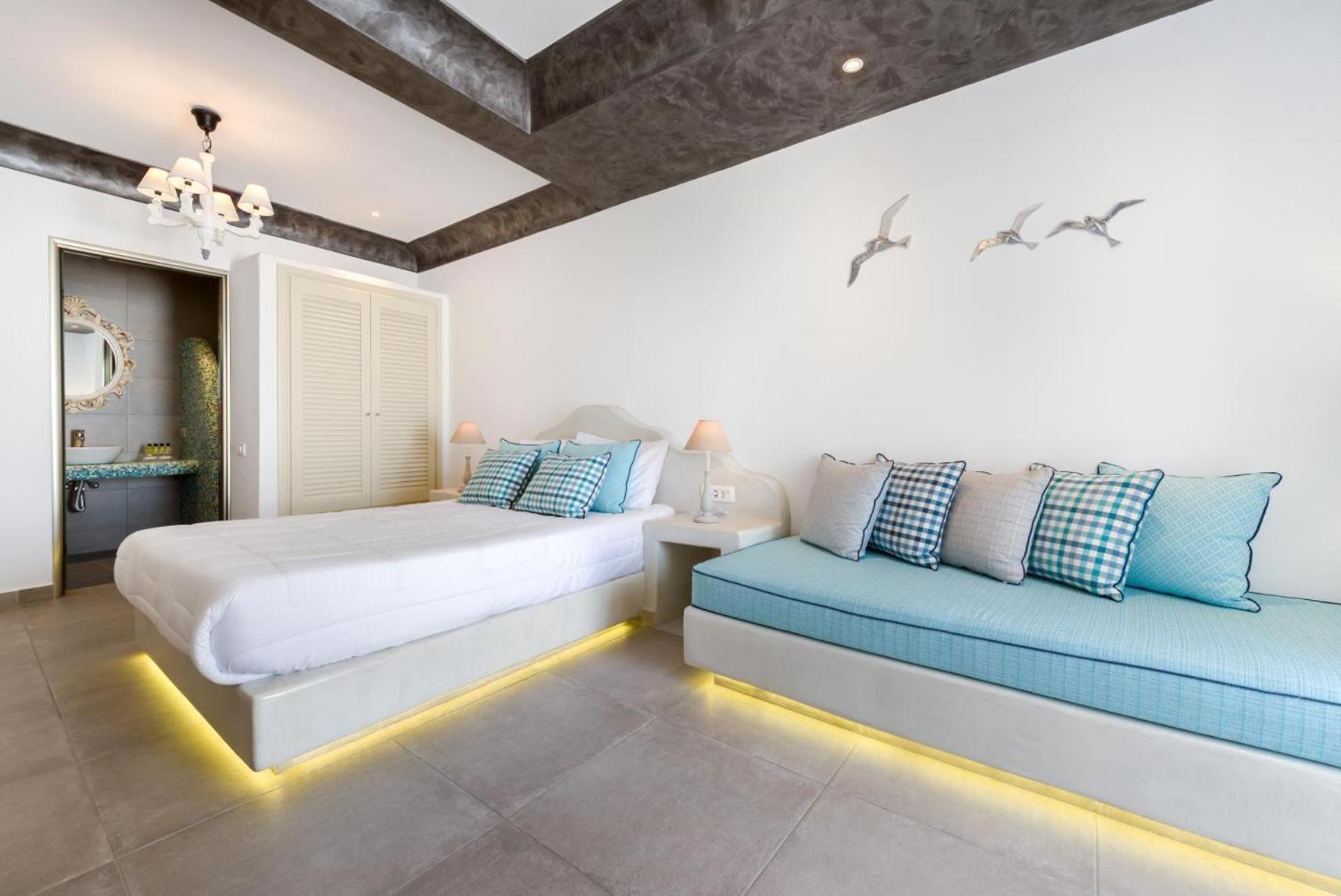B Suites Тира Экстерьер фото