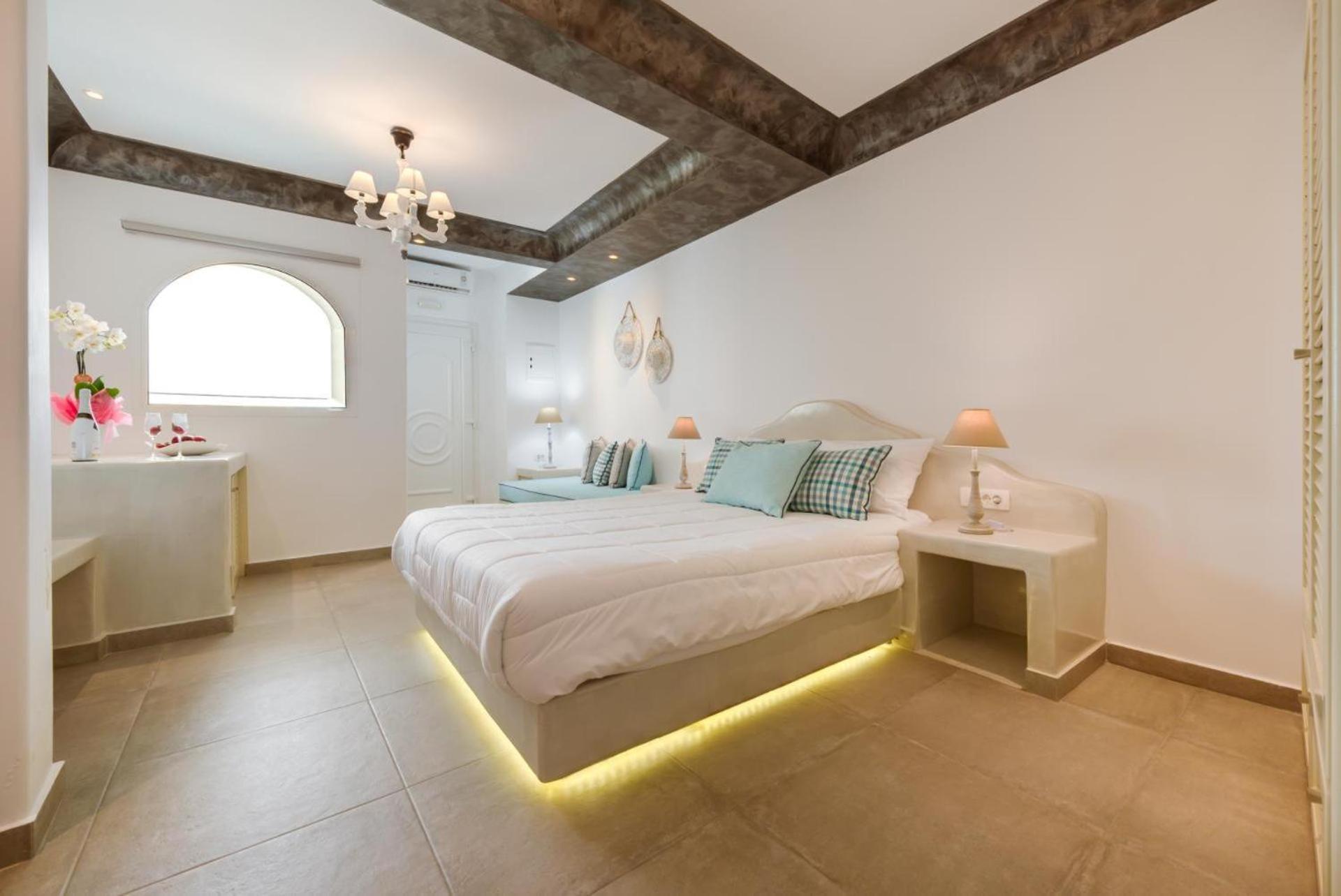 B Suites Тира Экстерьер фото